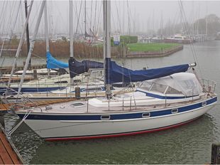 HALLBERG-RASSY 352