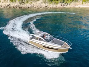 Sealine S335v