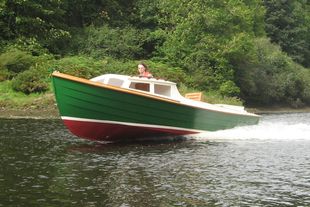 22' Classic outboard dayboat