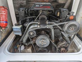 Mariah 2150  - Engine
