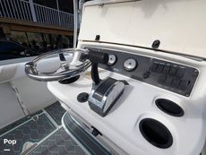 2004 Boston Whaler 240 Outrage
