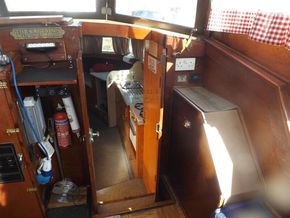 Seamaster 28 Commodore Aft Cabin - Companionway