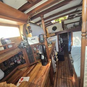 saloon