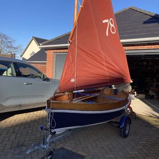 Nutshell Sailing Dinghy & Trailer