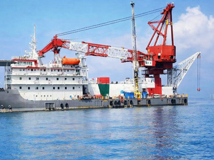 2020 | 105 m | 300-MT Revolving Crane | DP2 Heavy-Lift Pipe-Lay Vessel