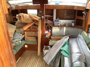 Deck saloon