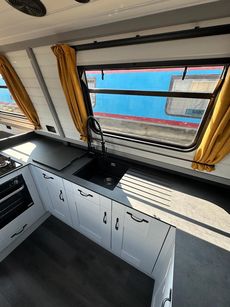 Stunning 57' Narrowboat (refitted)