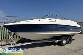 Bayliner 2252 - side view