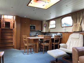 Saloon/Galley