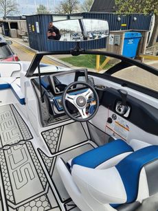 2018 Scarab 195 Wake Edition