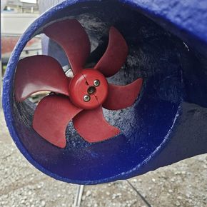 Stern thruster