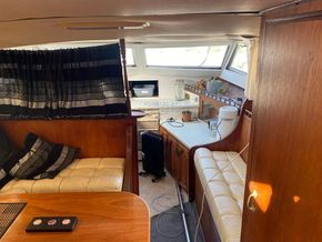Seamaster 30 Flybridge with bow galley - Interior