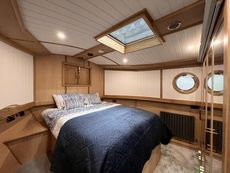 BESPOKE BOAT CO 65ft WIDEBEAM