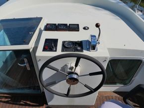 Linssen 320 AC DUTCH STURDY live aboard - Fly Bridge Helm