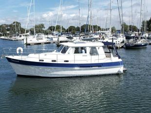 2000 Hardy Marine 32 Commander