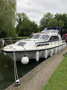 Broom 32 lovely condition lying Thames.