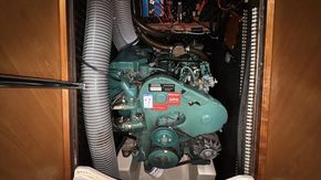 Beneteau Oceanis 411 Clipper  - Engine