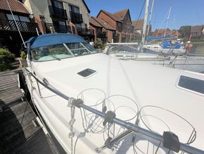 1995 Sea Ray 330 Sundancer 7