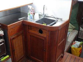 Endurance 35 Sailing Yacht - Galley