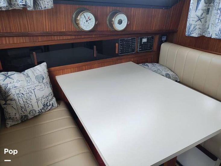 1983 Hatteras 32 sport fisher