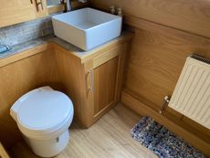 Basin Thetford Cassette Loo