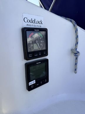 1998 Jeanneau Sun Odyssey 29.2 Lift Keel 16