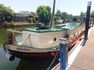 Dutch Barge with optional London mooring
