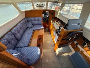 Hunter Pilot 27  - Interior