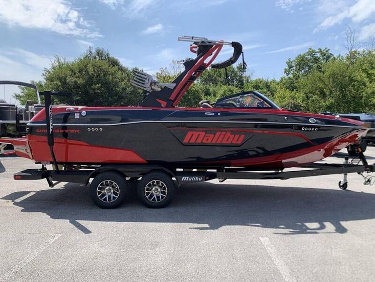 2023 Malibu 23 lsv