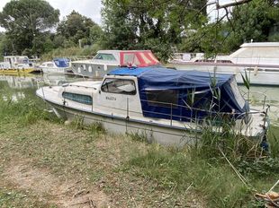 Albin 25