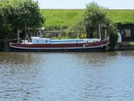 Freehold Mooring and Dutch Barge