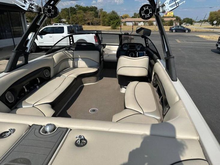 2012 Malibu 23 lsv