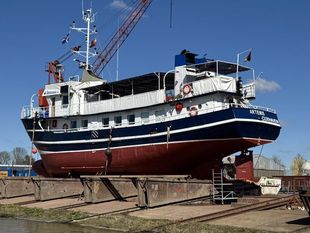 Day-Passenger Cruise ship