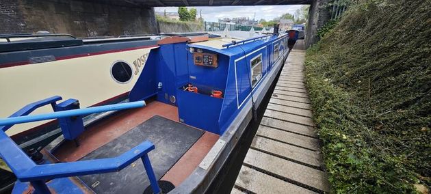 Out of The Blue - 45' Narrowboat Liveaboard