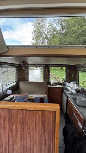 Salon et poste de pilotage