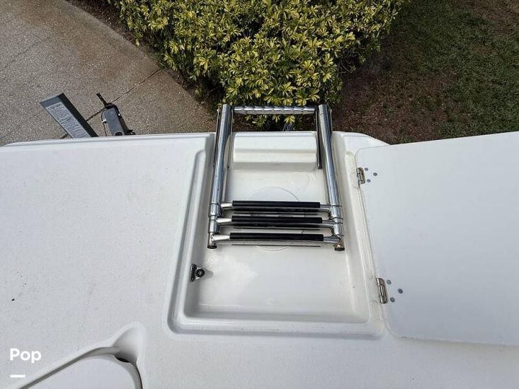 2016 NauticStar 223 DC Sport Deck