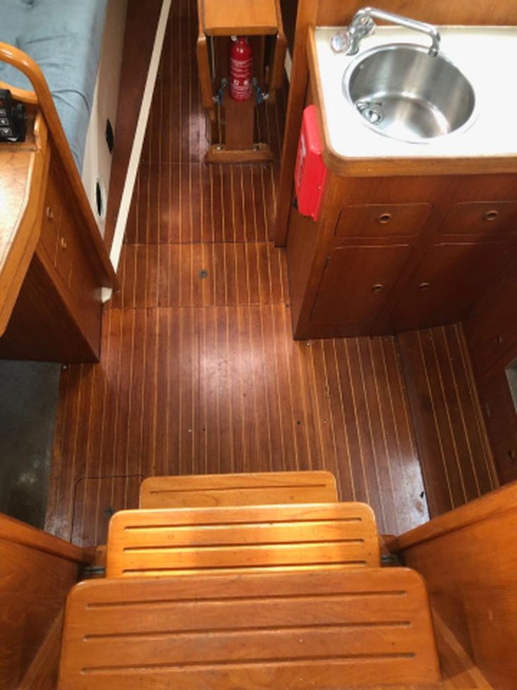 1989 Moody 31 Mk II