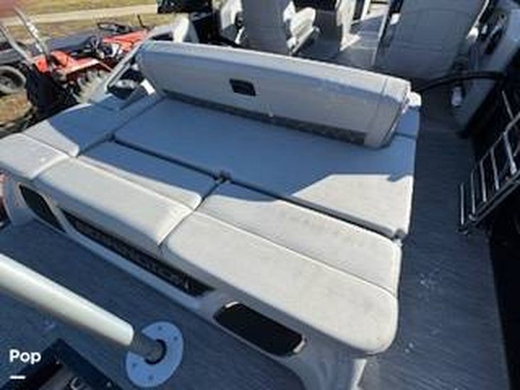 2022 Bennington 25 qx