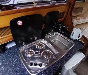 Galley gas rings and sink