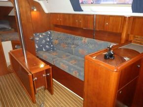 Moody Excel 34 Sailing Yacht - Saloon
