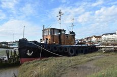 Ex Harbour tug houseboat conversion