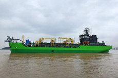 self-propelled suction hopper dredger 