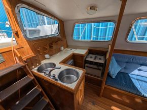 Trident Marine Voyager 38 