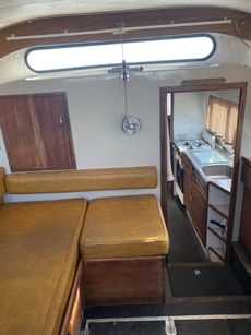 Broom 35 Commander