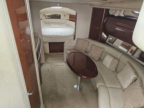 Sea Ray 395 Sundancer  - Interior