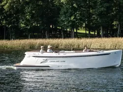 2026 Corsiva 800 Tender