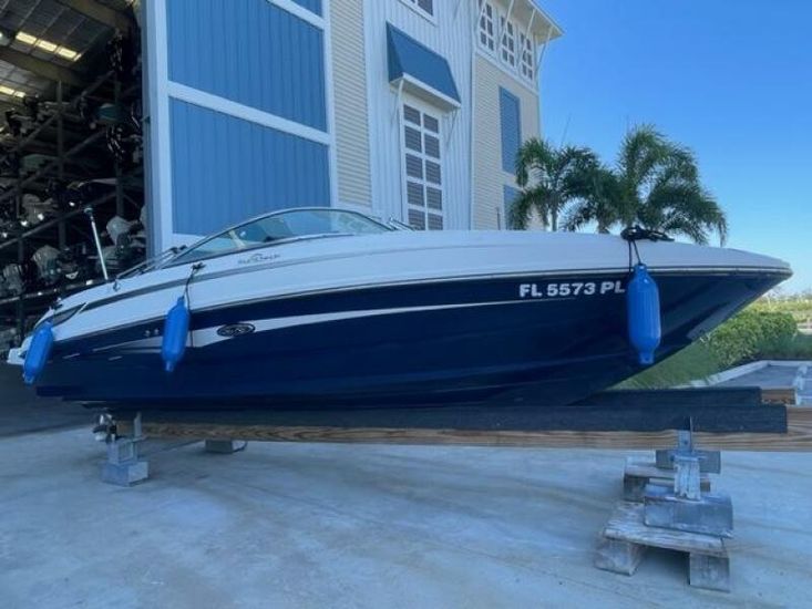 2012 Sea Ray 240 sundeck