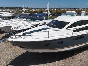 2011 Fairline Squadron 42