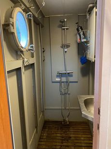 WELL MAINTAINED SINGLE SCREW TUG FOR SALE