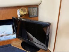 2000 Hardy Marine 32 Commander